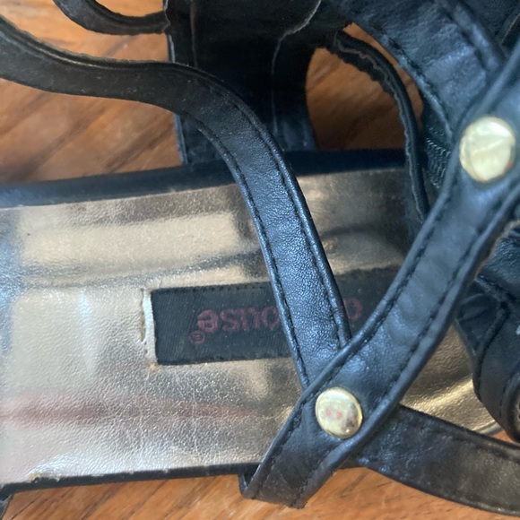 DOLLHOUSE Caged Knee High Sandals Size 9. - Picture 3 of 7